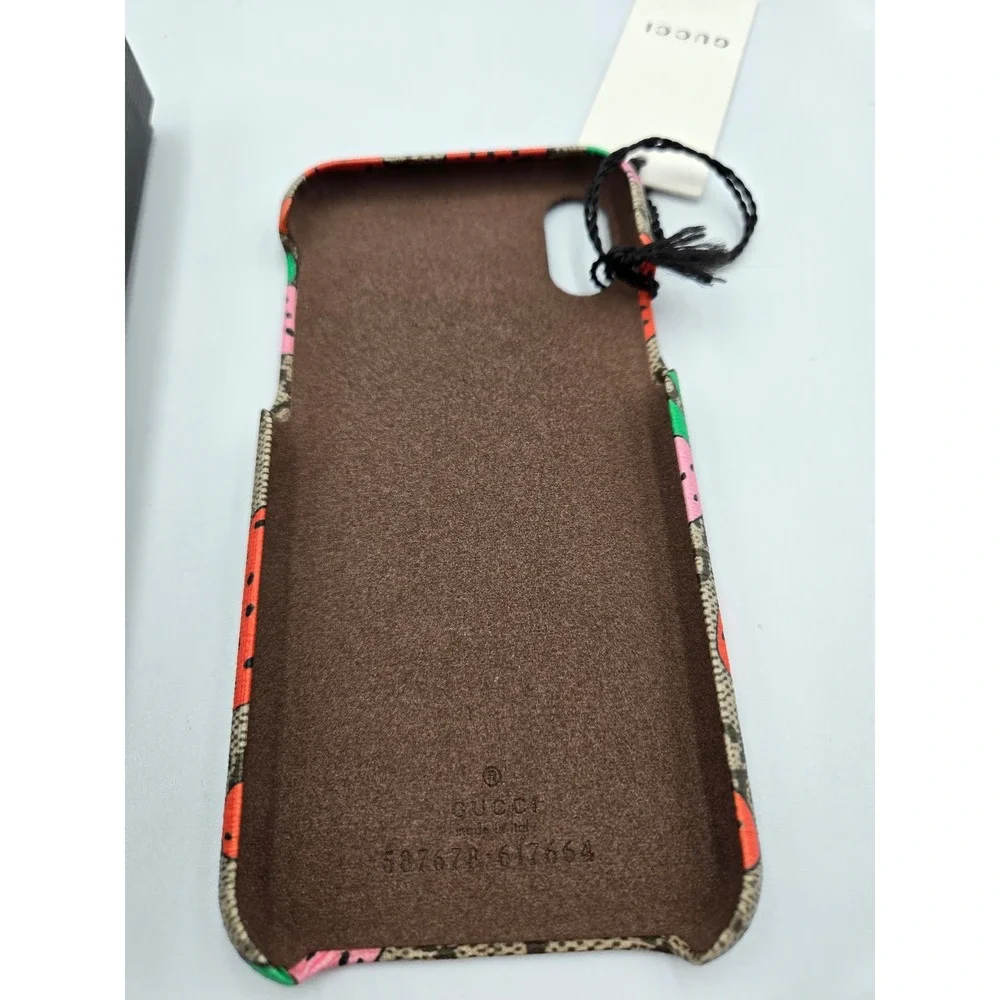 Gucci‎ Beige Strawberry Print iPhone Case New in Box